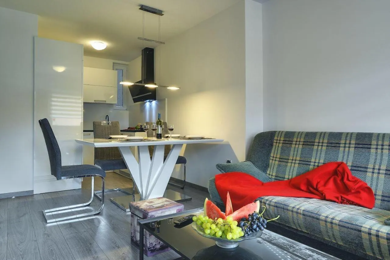 Apartment Black & White Πούλα